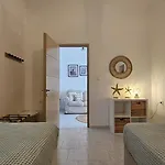 Captain Giorgos House * Pollonia